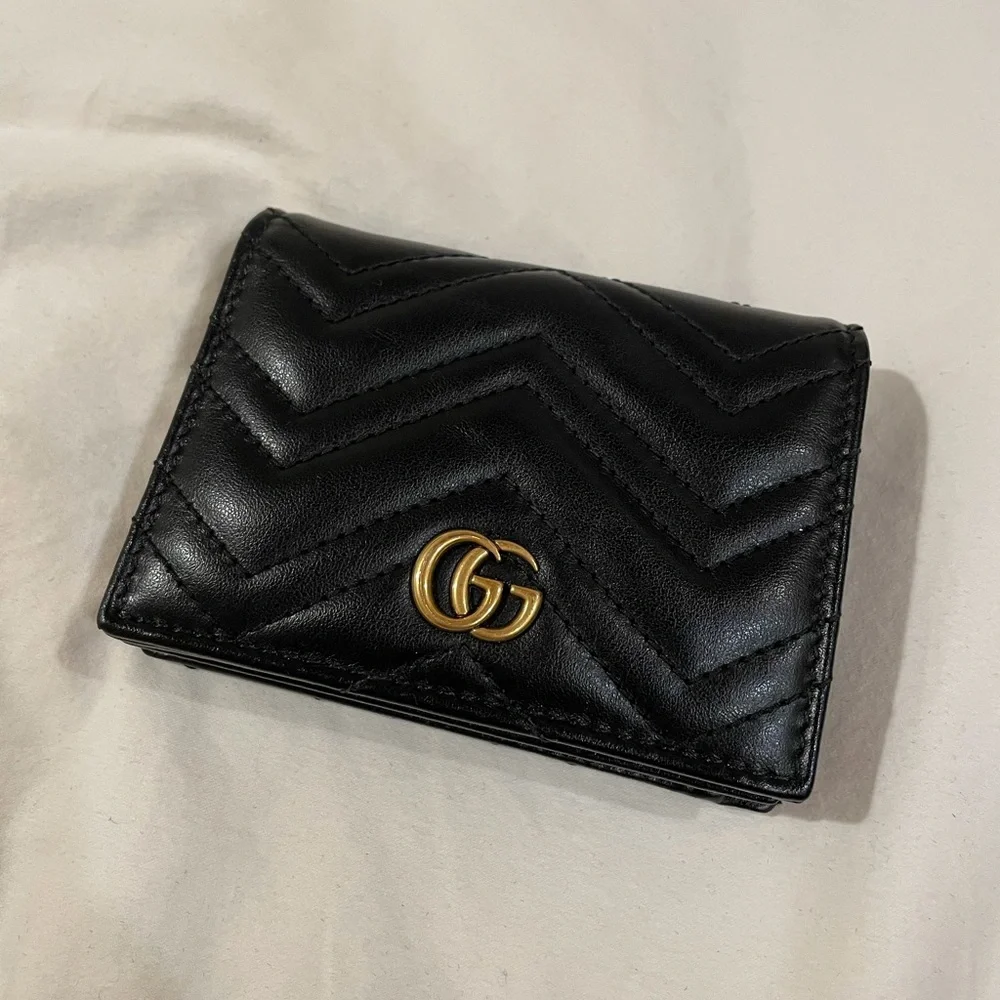 Gucci Black Wallet with Gold Logo - Picture 2 of 5